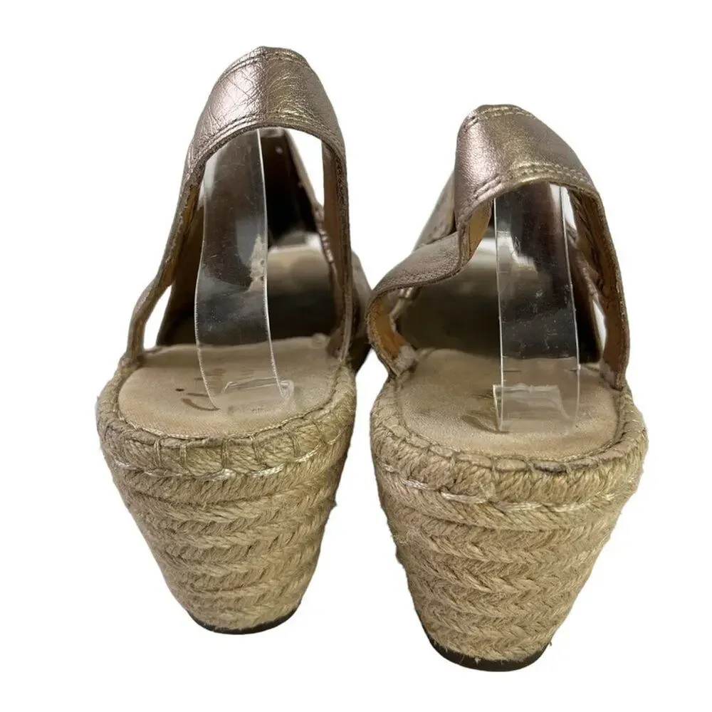 Clarks Artisan Espadrille Wedge Slingback Sandals Gold Perforated Shoes sz 9.5 W